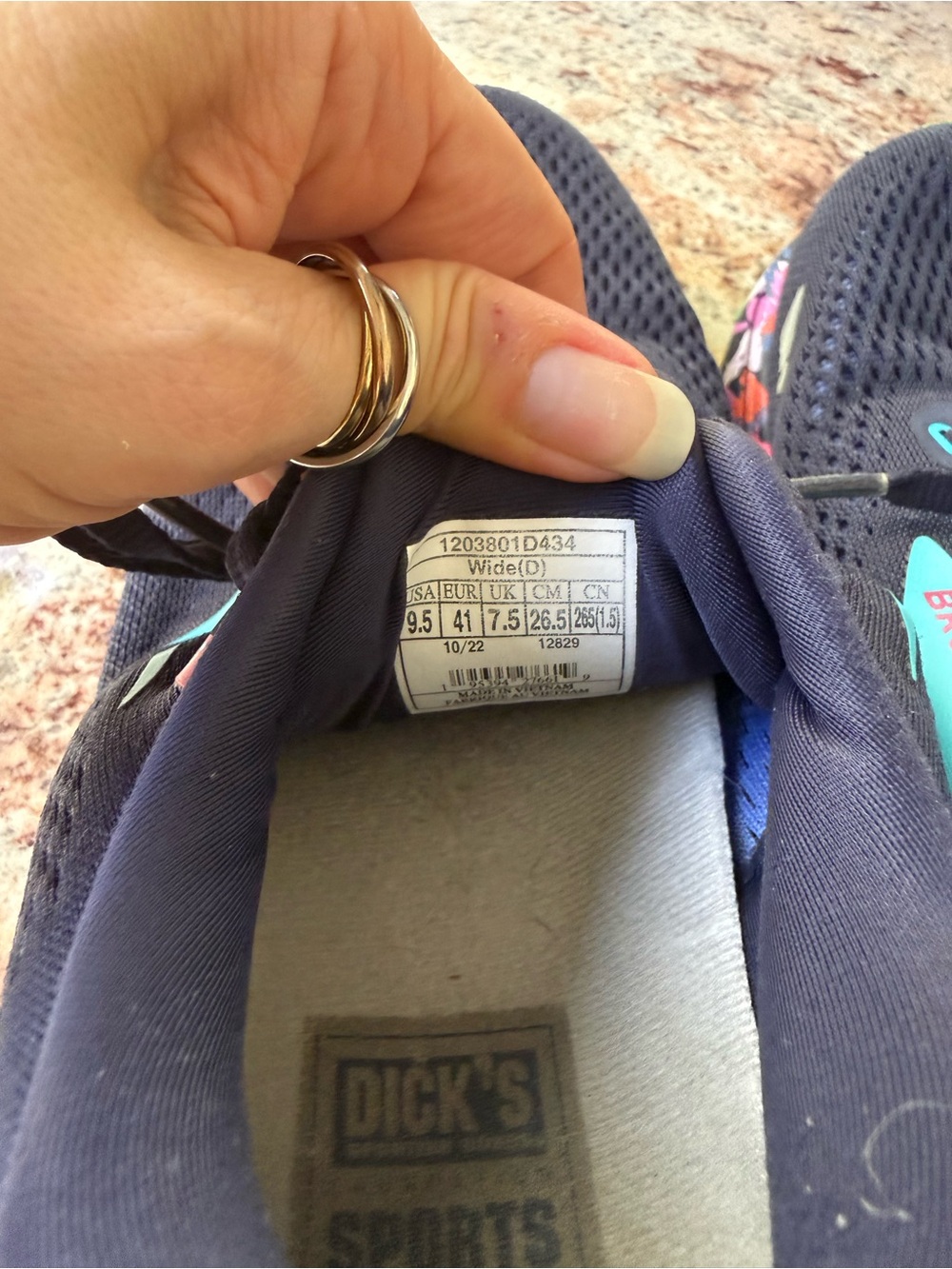 Brooks Ghost 15 - Dicks sporting goods Empower her women’s size 9.5 - Picture 4 of 10